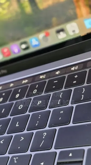 New Laptop Apple MacBook Pro 2019 16GB Intel Core i5 SSD 512GB