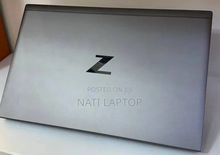 New Laptop HP ZBook Firefly G8 16GB Intel Core i7 SSD 512GB
