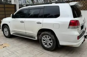 Toyota Land Cruiser 4.0 V6 GX-R 2014 White