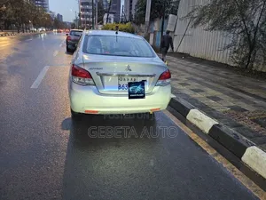 Mitsubishi Attrage 2019 Silver