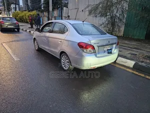 Mitsubishi Attrage 2019 Silver