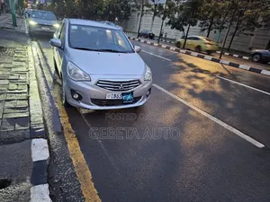 Mitsubishi Attrage 2019 Silver