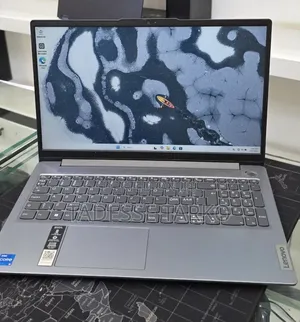 New Laptop Lenovo 8GB Intel Core i5 SSD 512GB