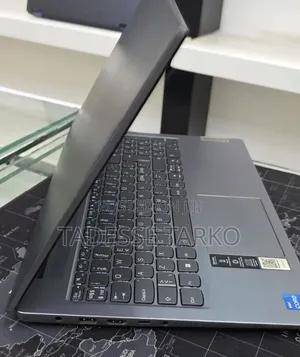 New Laptop Lenovo 8GB Intel Core i5 SSD 512GB