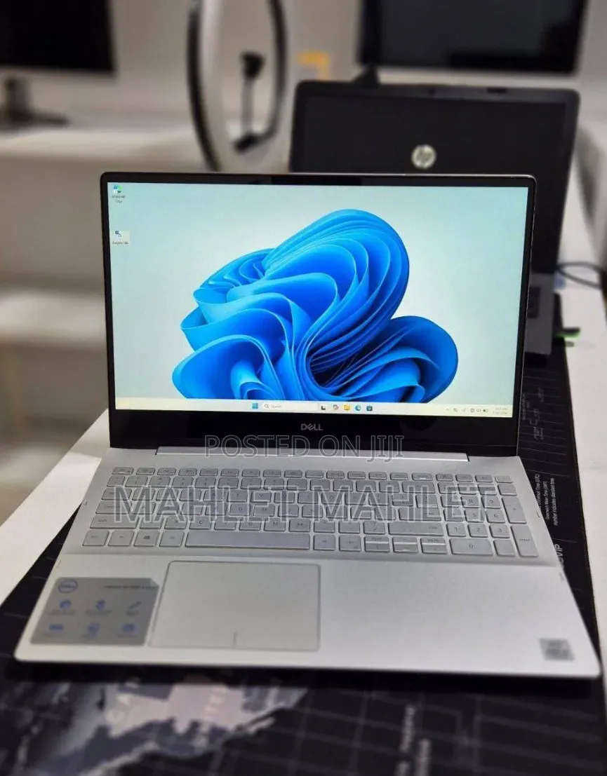 New Laptop Dell Inspiron 15 8GB Intel Core i5 SSD 256GB