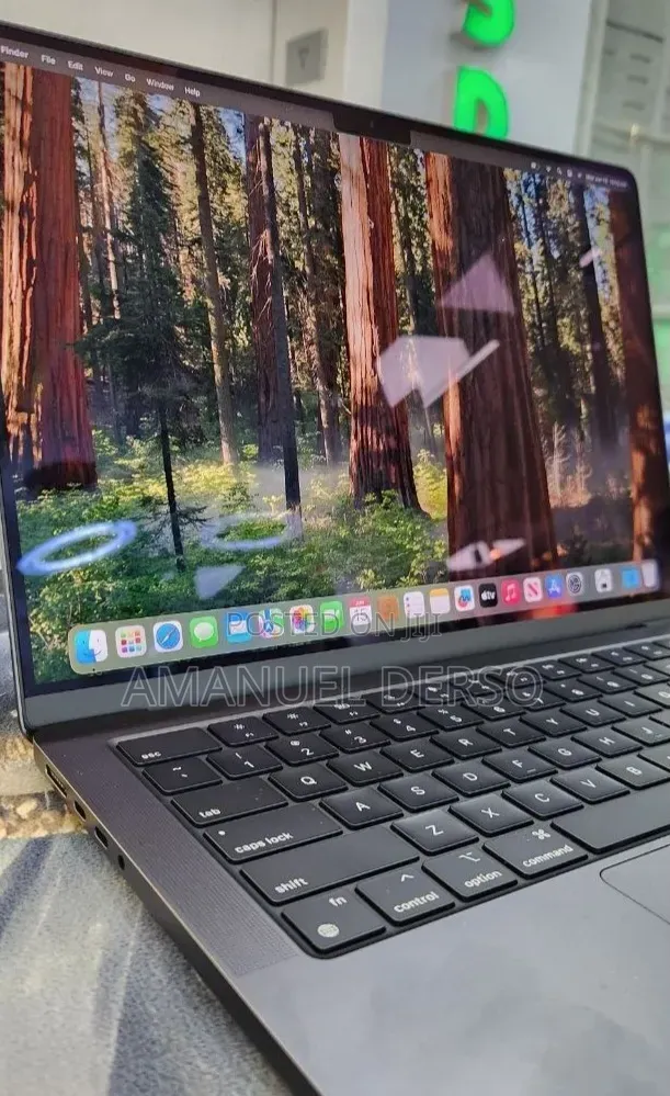 New Laptop Apple MacBook Air 2024 M3 18GB Apple M3 Pro SSD 512GB