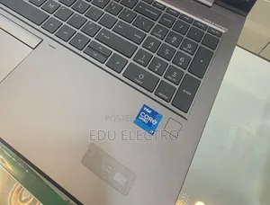 New Laptop HP ZBook Firefly G8 16GB Intel Core i7 SSD 512GB
