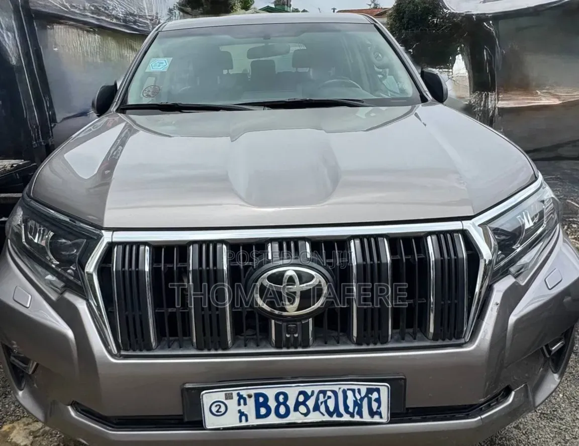 Toyota Land Cruiser Prado 2022 Gold