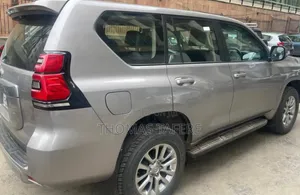 Toyota Land Cruiser Prado 2022 Gold