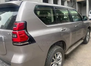 Toyota Land Cruiser Prado 2022 Gold