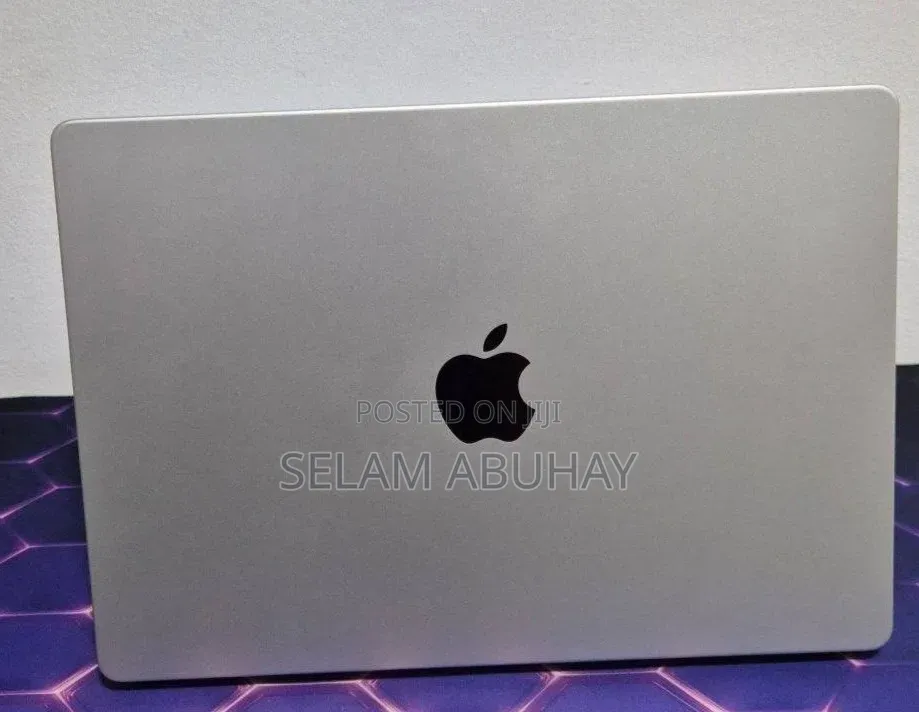 New Laptop Apple MacBook Pro 2024 M4 16GB Apple M4 Pro SSD 512GB