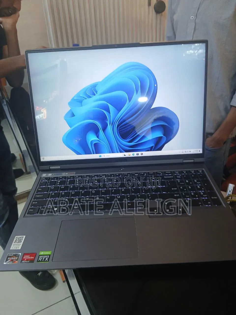 New Laptop Lenovo Legion 5 16GB AMD Ryzen 7 SSD 512GB