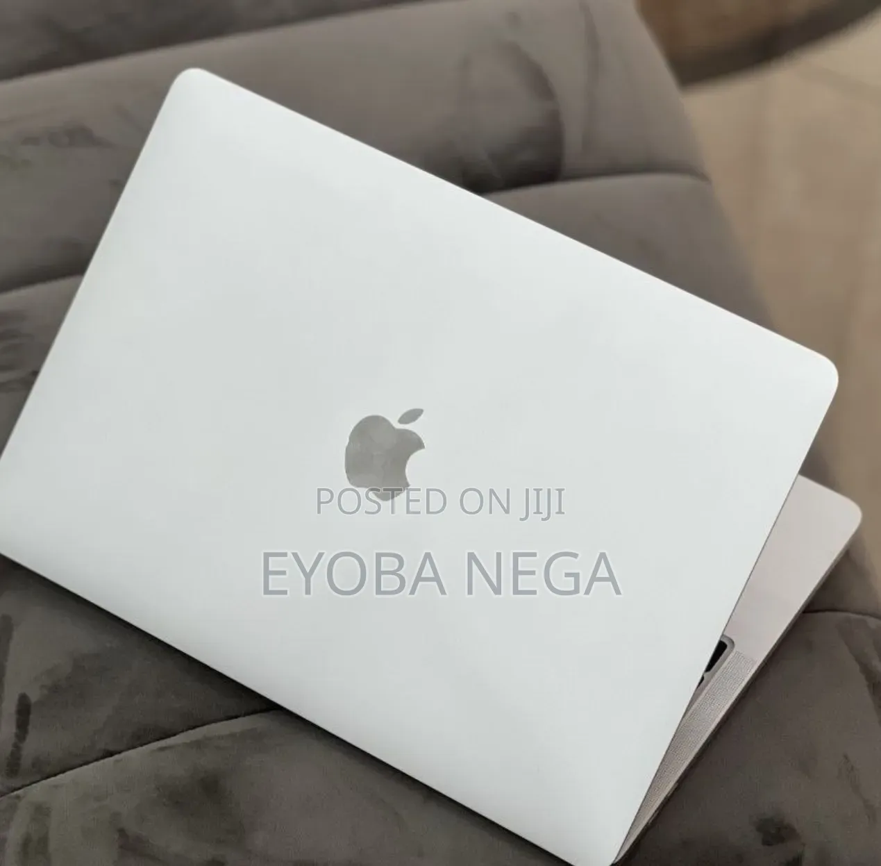 New Laptop Apple MacBook Pro 2022 M2 8GB Apple M2 SSD 512GB