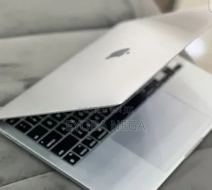 New Laptop Apple MacBook Pro 2022 M2 8GB Apple M2 SSD 512GB