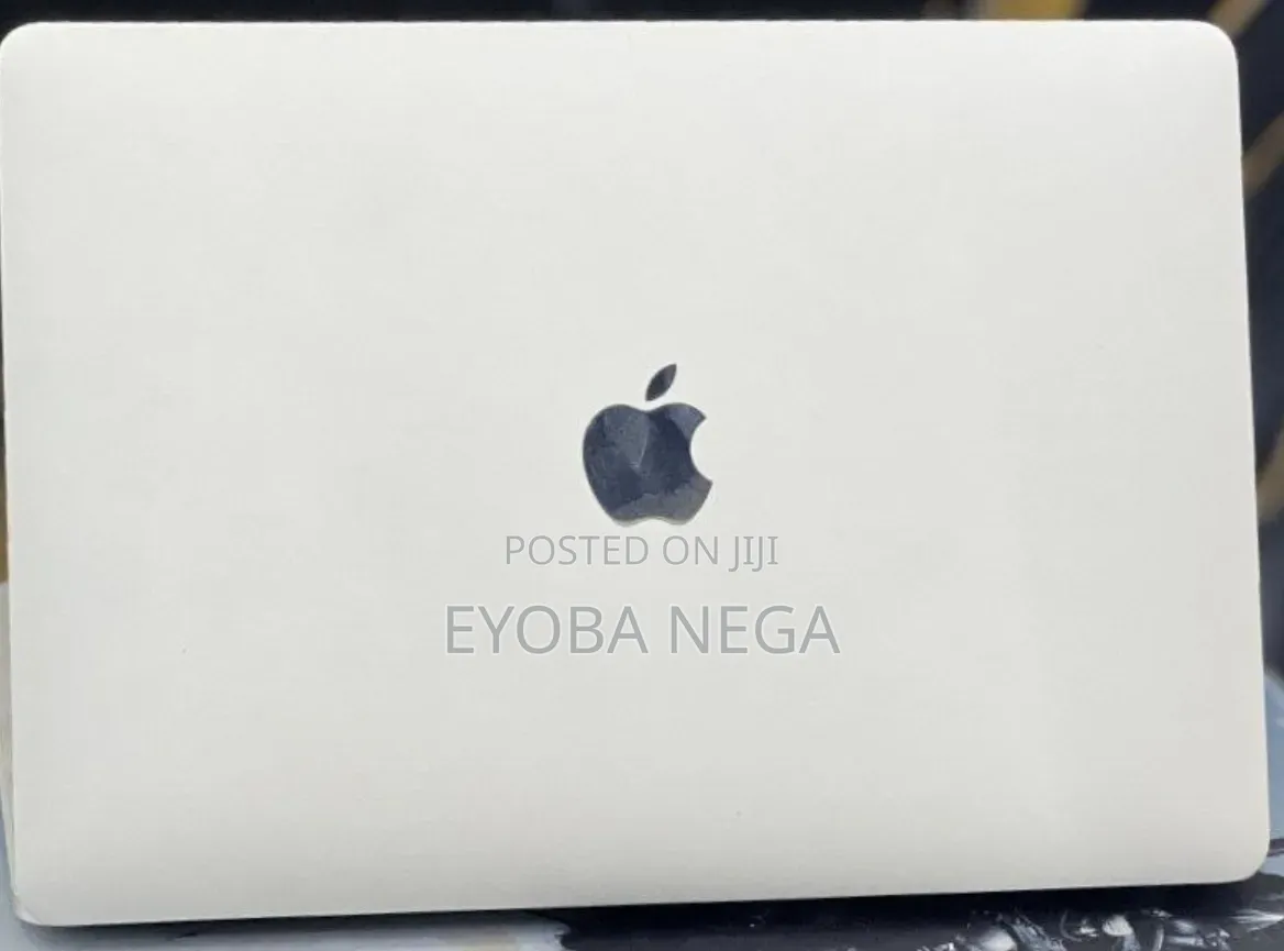 New Laptop Apple MacBook Pro 2022 M2 8GB Apple M2 SSD 512GB