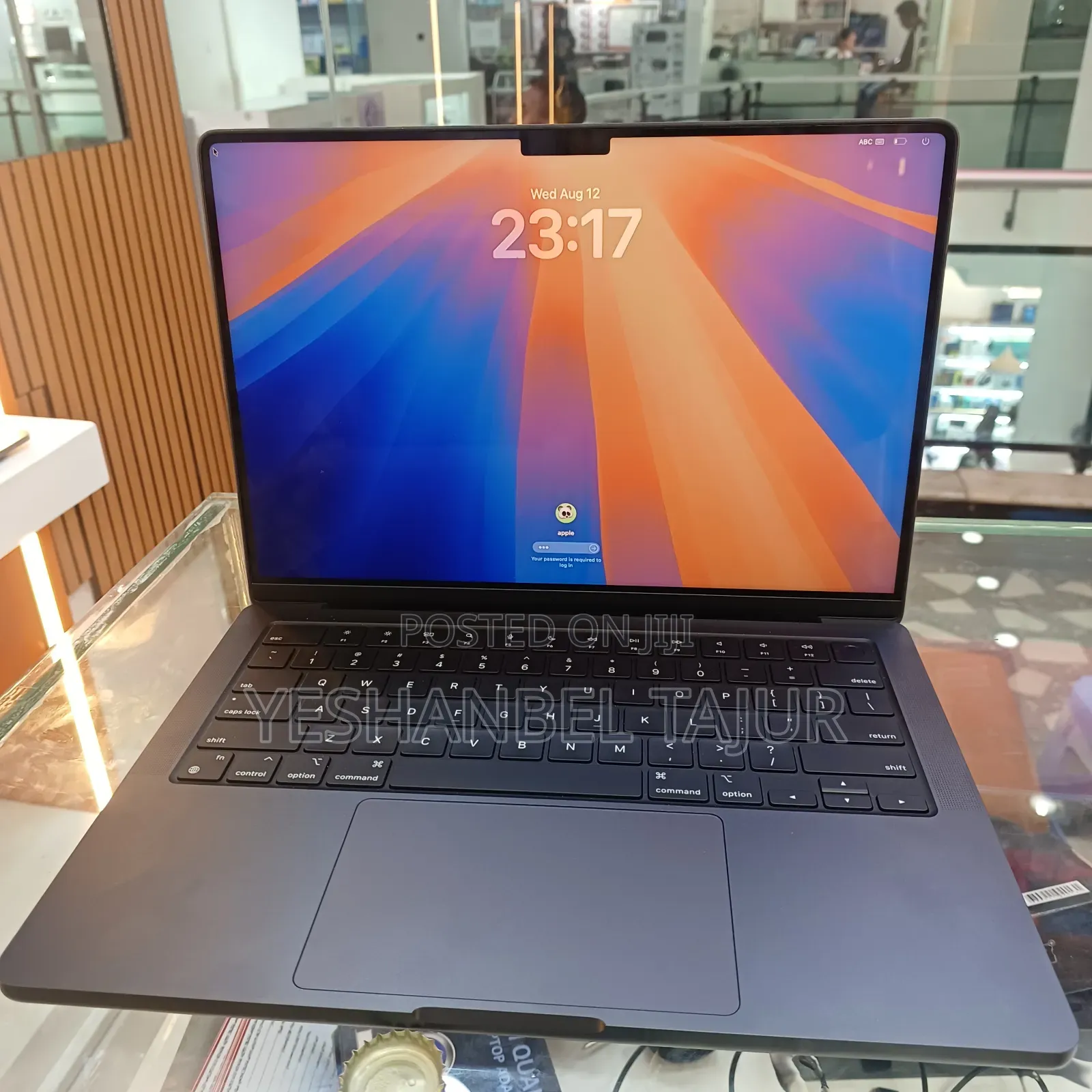 New Laptop Apple MacBook Pro 2024 M4 16GB Apple M4 Pro SSD 512GB