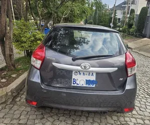 Toyota Yaris 2015 Gray
