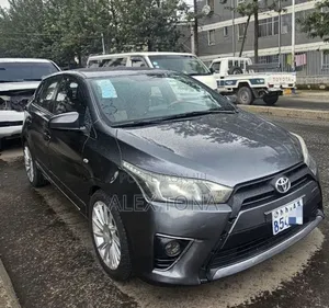 Toyota Yaris 2015 Gray