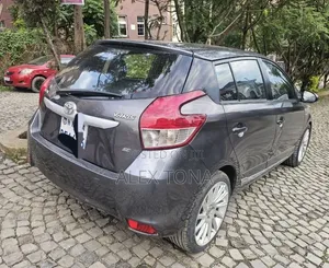 Toyota Yaris 2015 Gray