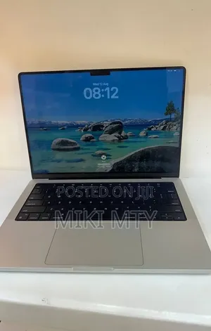 New Laptop Apple MacBook 2016 8GB Apple M3 Pro SSD 512GB