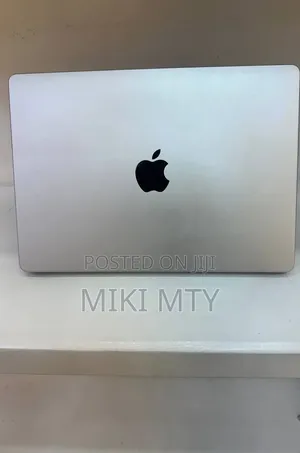 New Laptop Apple MacBook 2016 8GB Apple M3 Pro SSD 512GB
