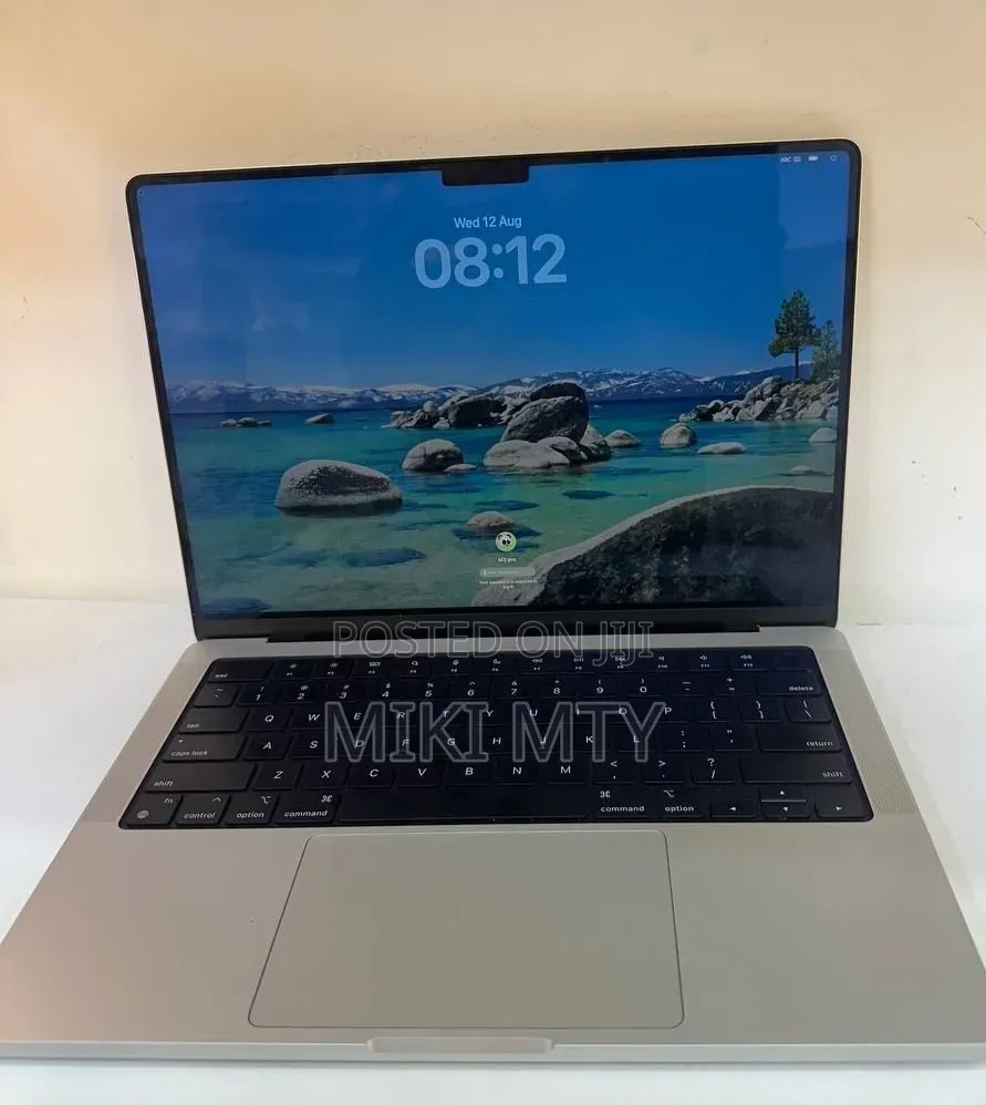 New Laptop Apple MacBook 2016 8GB Apple M3 Pro SSD 512GB