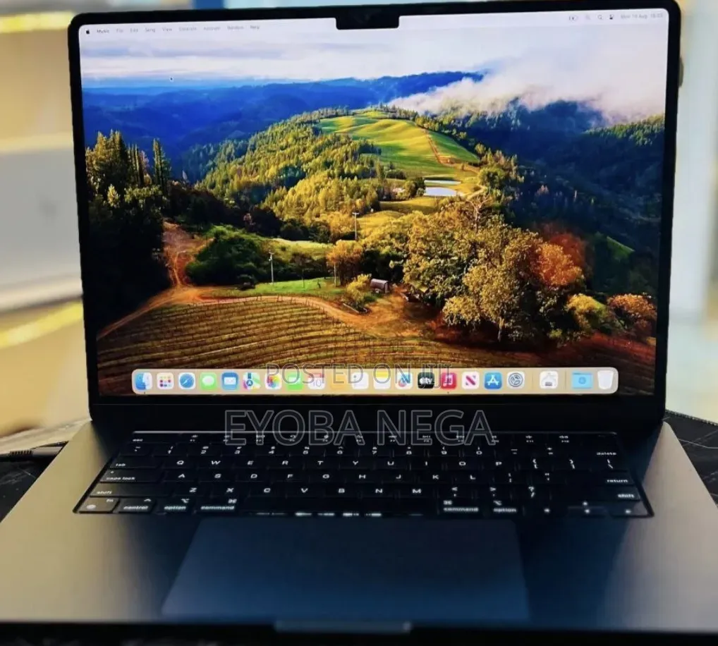 Laptop Apple MacBook Air 2024 M3 8GB Apple M3 SSD 256GB