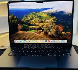 Laptop Apple MacBook Air 2024 M3 8GB Apple M3 SSD 256GB