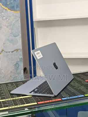 New Laptop Apple MacBook Air 2025 M4 16GB Apple M4 SSD 256GB