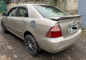 Toyota Corolla 2005 Gold