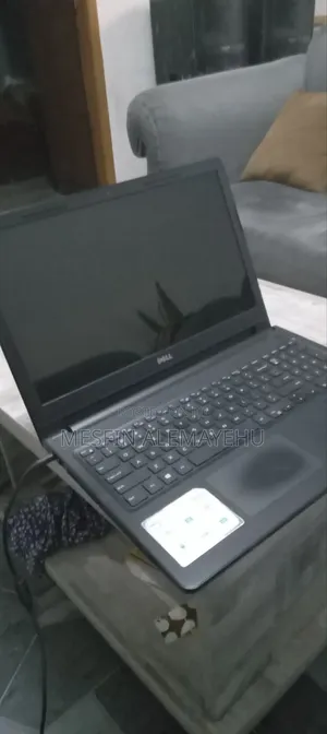 Laptop Dell Inspiron 15 4GB Intel Core i3 HDD 700GB