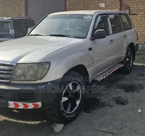 Toyota Land Cruiser 2004 Gold