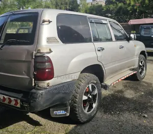 Toyota Land Cruiser 2004 Gold