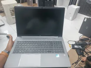 Laptop HP ZBook Power G9 i7 16GB Intel Core i7 SSD 1T