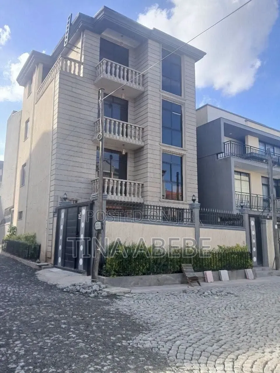 Furnished 6bdrm House in Bole for sale