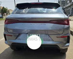 BYD E2 43 kWh 94 hp FWD 2025 Silver