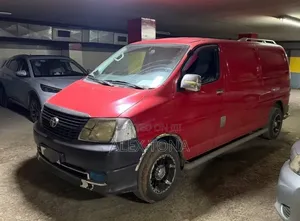 Toyota HiAce 2007 Red