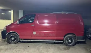 Toyota HiAce 2007 Red
