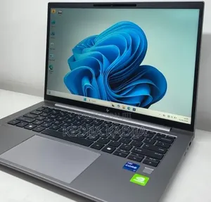 New Laptop HP ZBook Firefly G9 16GB Intel Core i7 SSD 512GB