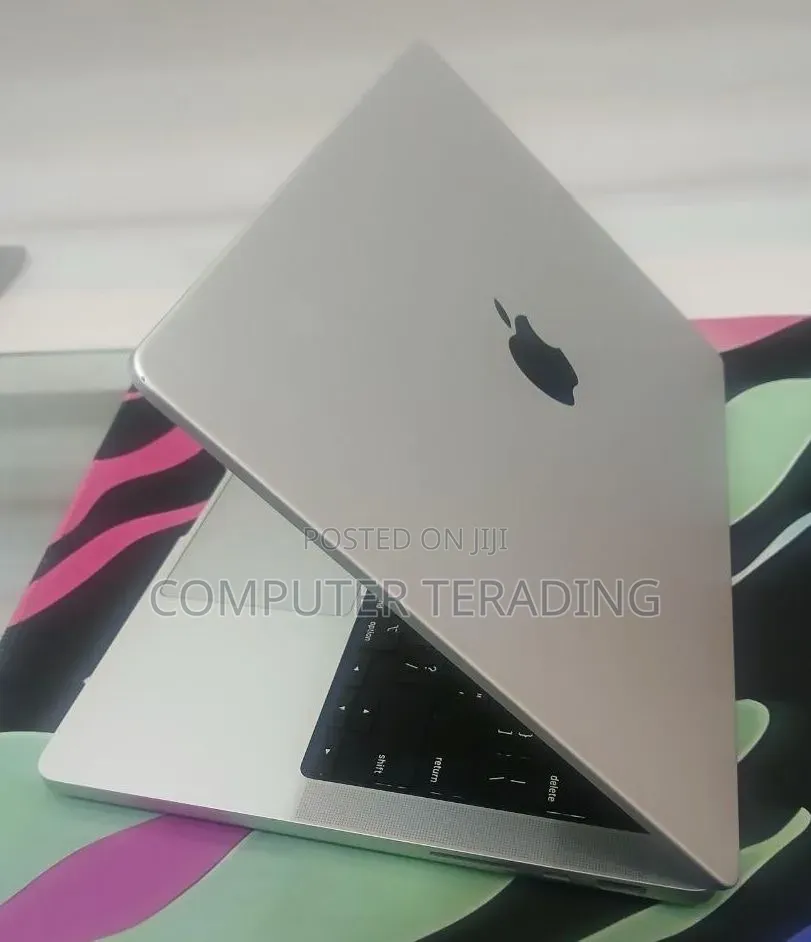 New Laptop Apple MacBook Pro 2021 M1 16GB Apple M1 SSD 512GB