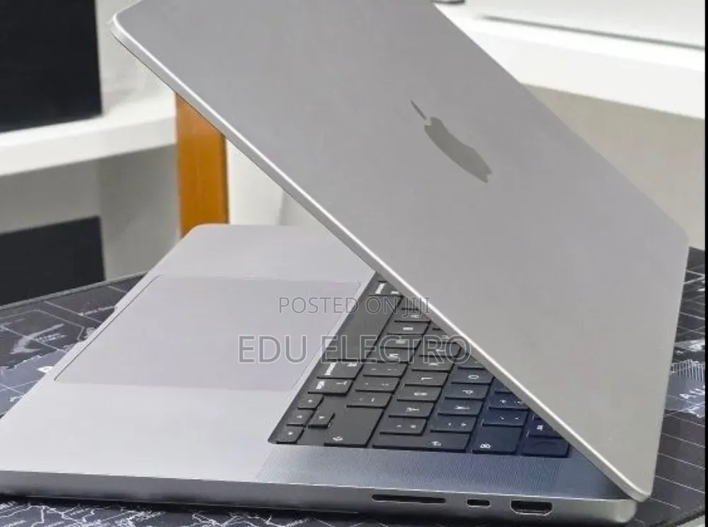 New Laptop Apple MacBook Pro 2021 M1 Max 32GB Apple M1 Max SSD 512GB