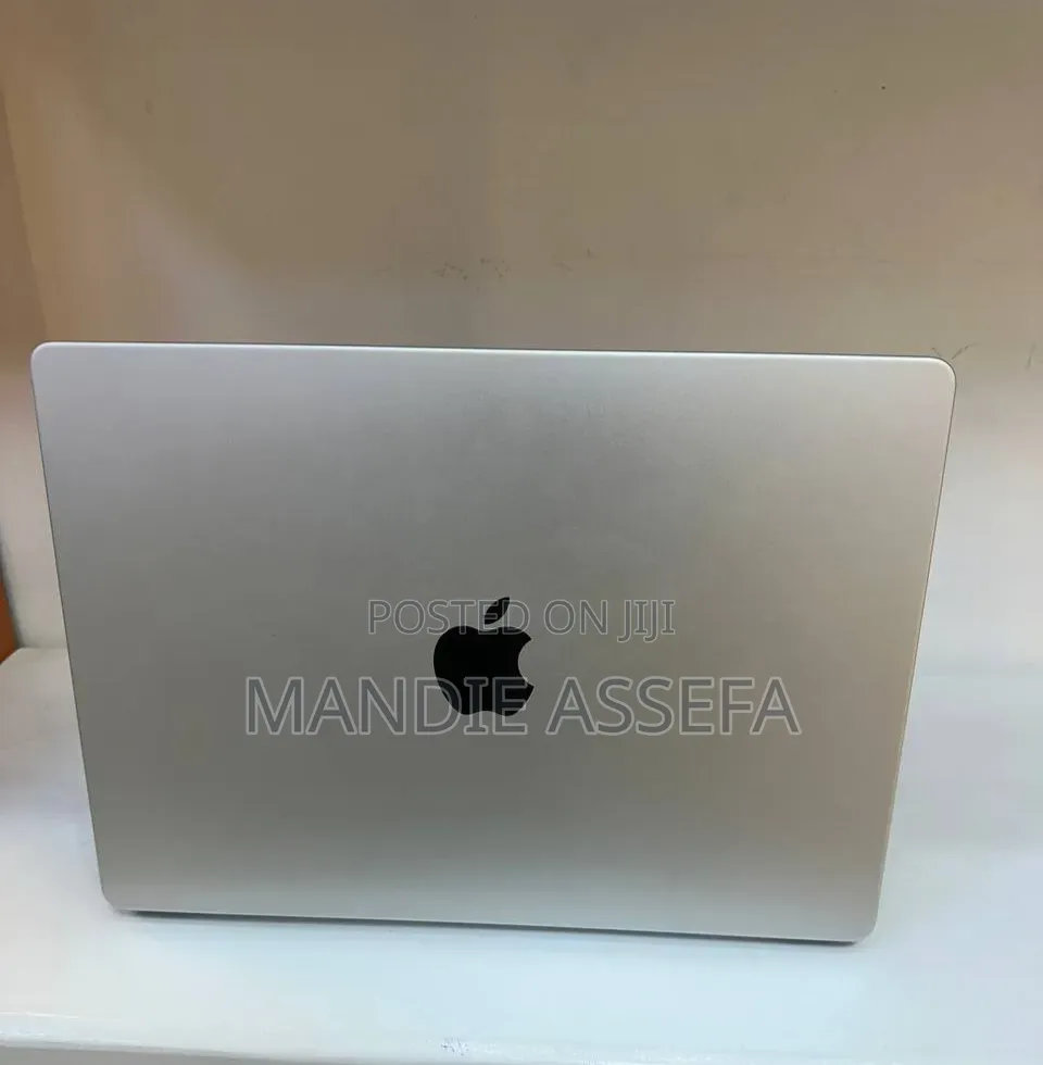 New Laptop Apple MacBook Pro 2023 M3 8GB Apple M3 SSD 512GB
