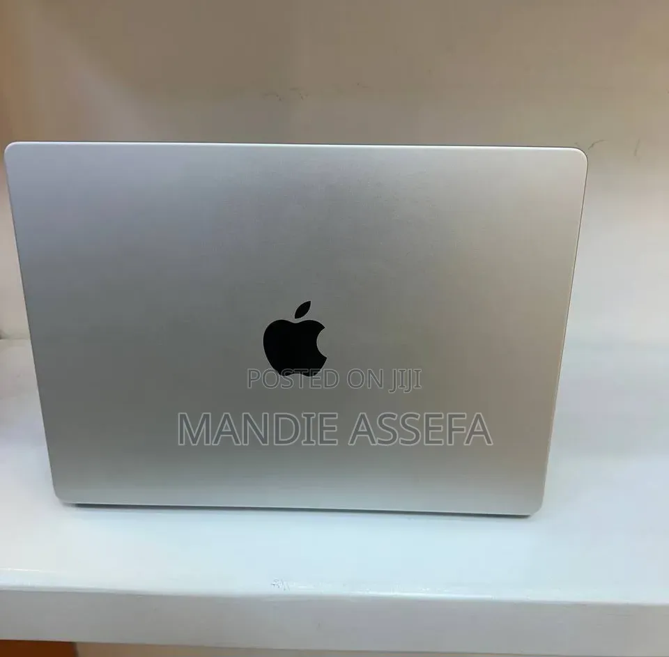 New Laptop Apple MacBook Pro 2023 M3 8GB Apple M3 SSD 512GB