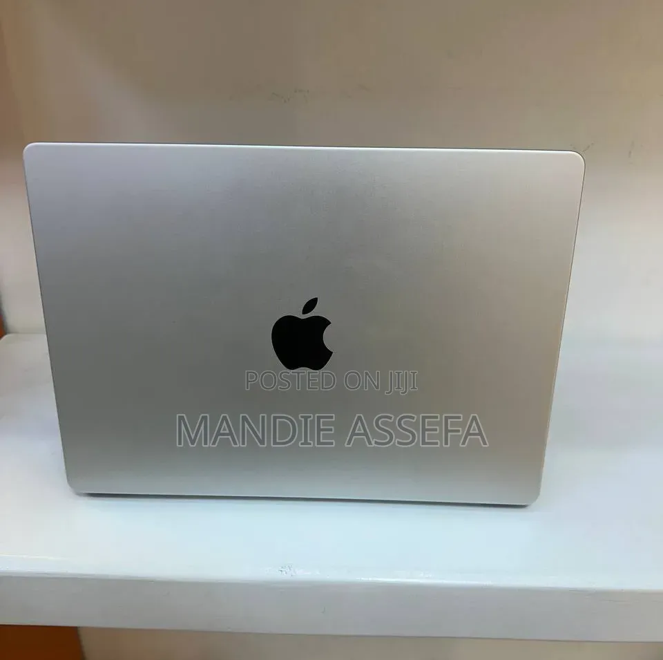 New Laptop Apple MacBook Pro 2023 M3 8GB Apple M3 SSD 512GB
