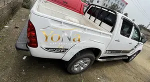 Toyota Hilux 2008 White