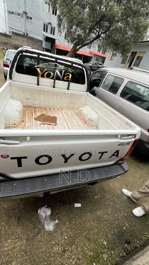 Toyota Hilux 2008 White