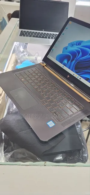 New Laptop HP Spectre 8GB Intel Core i7 SSD 512GB