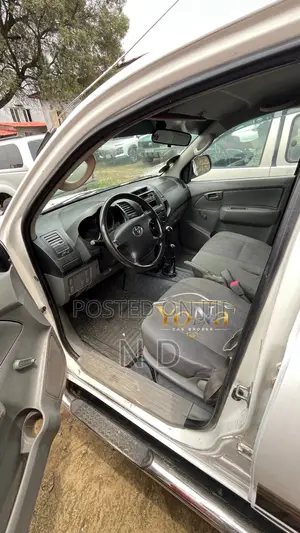 Toyota Hilux 2008 White