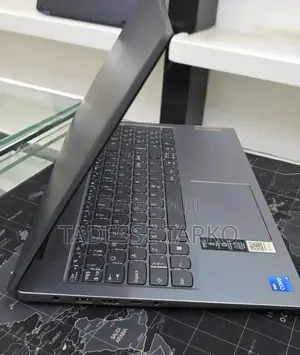 New Laptop Lenovo 8GB Intel Core i5 SSD 512GB