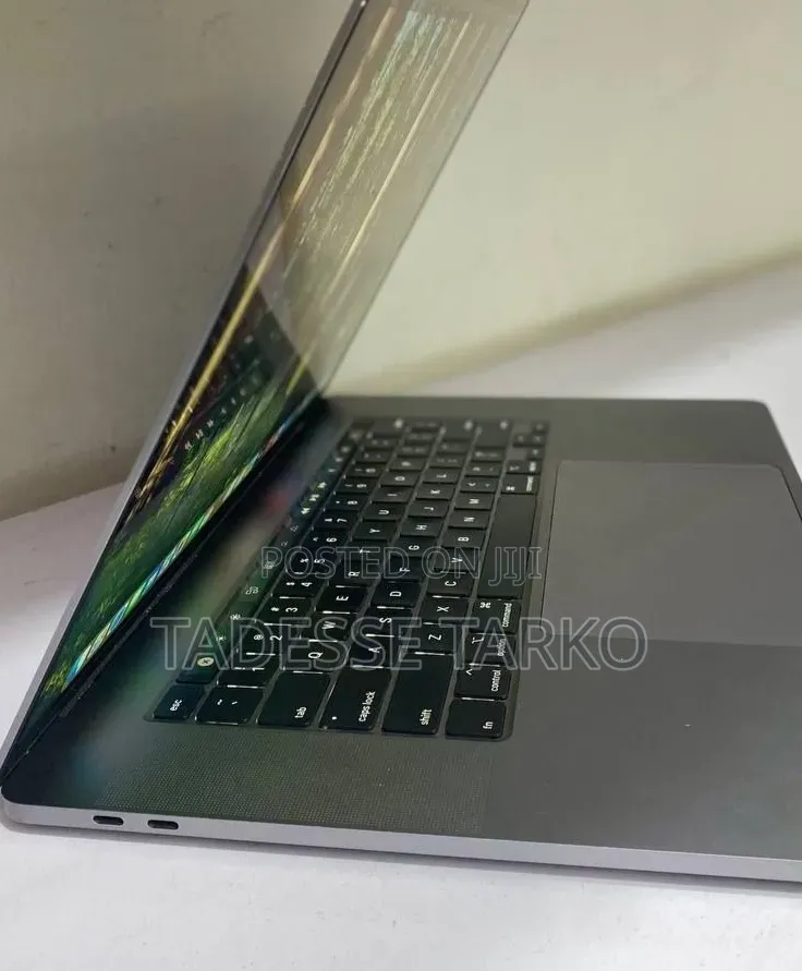New Laptop Apple MacBook Pro 2019 16GB Intel Core i9 SSD 1T